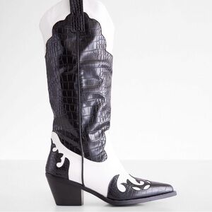 Azalea Wang Black and White Sally Western Boots Size 10